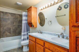 700 W Bridle Ln in Post Falls, ID - Foto de edificio - Building Photo