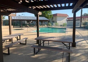 40215 Harris Ln in Palm Desert, CA - Building Photo - Building Photo