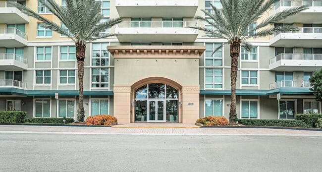 property at 625 Casa Loma Blvd
