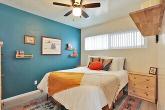 1818 Diamond St in San Diego, CA - Building Photo - Building Photo