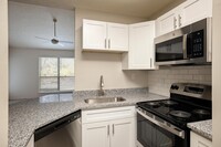 Hampton Woods in Shawnee, KS - Building Photo - Interior Photo