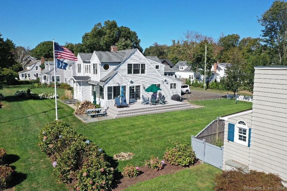 140 Overshore Dr E in Madison, CT - Building Photo