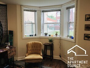 3804 W Diversey Ave in Chicago, IL - Foto de edificio - Building Photo