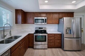 6726 Calvine Rd in Sacramento, CA - Building Photo - Building Photo