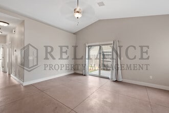 4809 N Hillside Ct in Wichita, KS - Building Photo - Building Photo