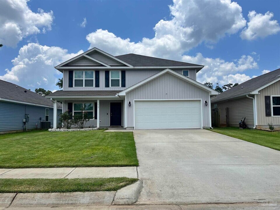 5862 Blackhorse Cir in Pensacola, FL - Building Photo