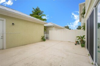 1039 Key Largo St in Jupiter, FL - Building Photo - Building Photo