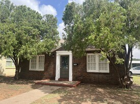 2202 28th St in Lubbock, TX - Building Photo