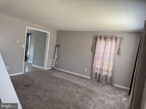 1590 E State St in Hamilton Township, NJ - Building Photo - Building Photo