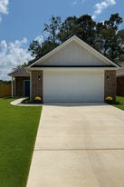 204 Alma St in Longview, TX - Building Photo