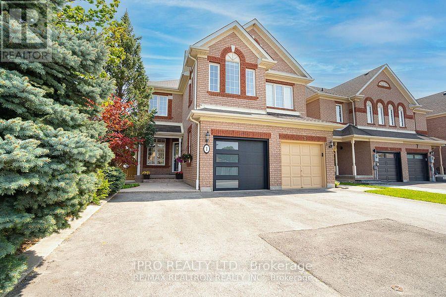 1 Ridgeway Ct in Vaughan, ON - Building Photo