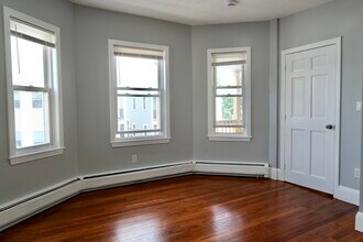 23 Granfield Ave, Unit 3 in Boston, MA - Building Photo - Building Photo