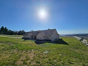 8154 Cable Canyon Rd in San Bernardino, CA - Building Photo - Building Photo