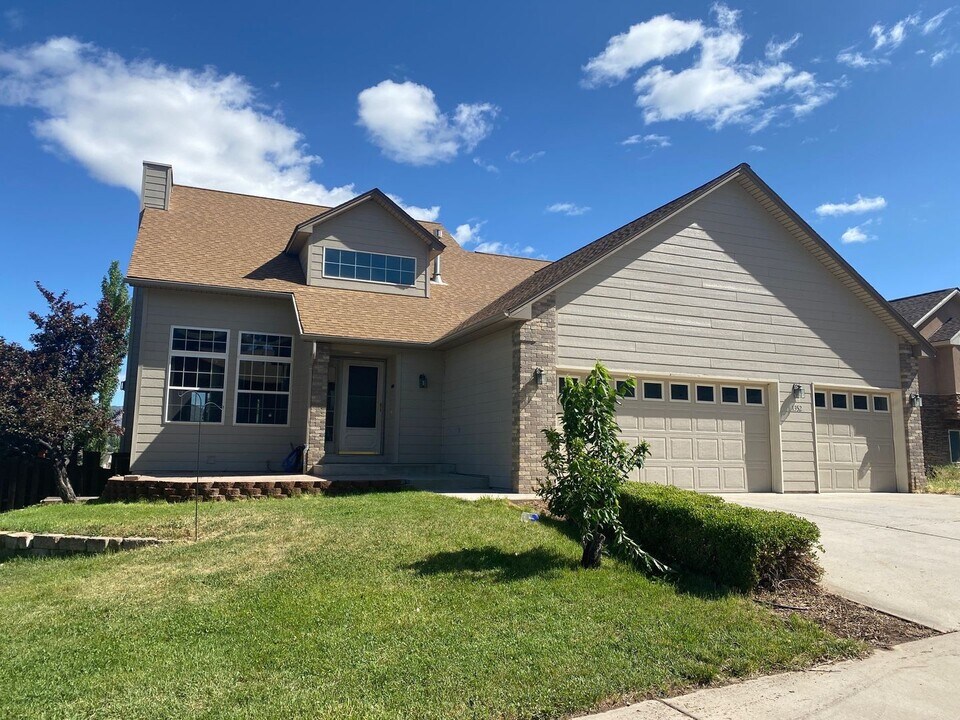 1352 Firethorn Dr in Rifle, CO - Building Photo