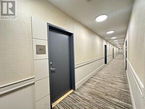 8302-8302 Islington Ave in Vaughan, ON - Building Photo - Building Photo