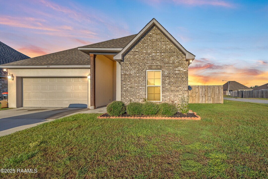 223 Stanwell Ave in Duson, LA - Building Photo