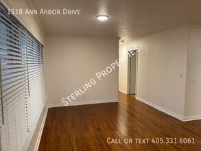1318 Ann Arbor Dr in Norman, OK - Foto de edificio - Building Photo