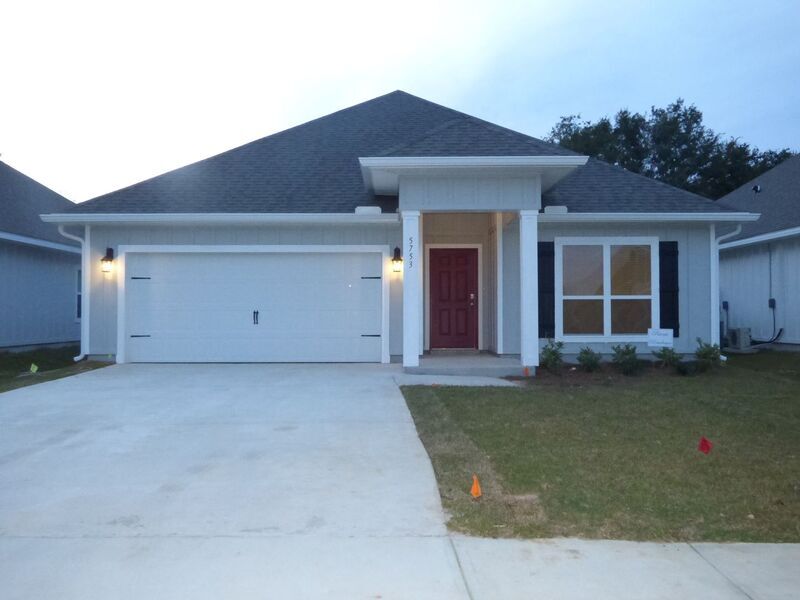 5753 Danbury Blvd in Milton, FL - Building Photo