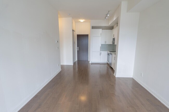460-460 Adelaide St E in Toronto, ON - Building Photo - Building Photo