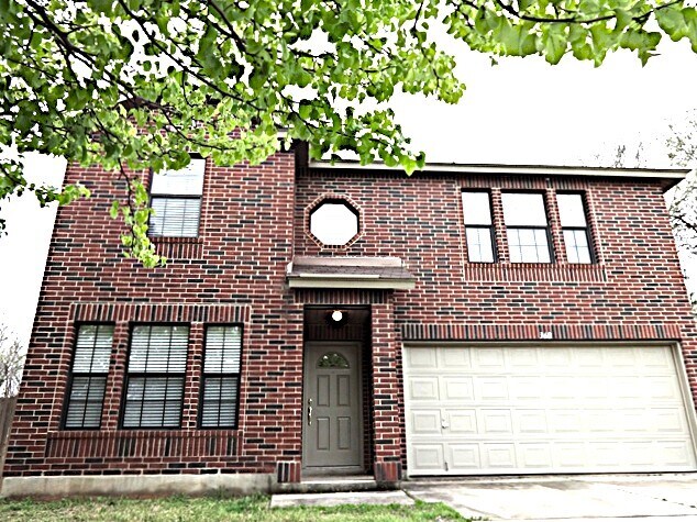 360 Whispering Hollow Dr in Kyle, TX - Building Photo