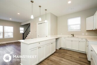 2457 Sheldon St in Indianapolis, IN - Foto de edificio - Building Photo