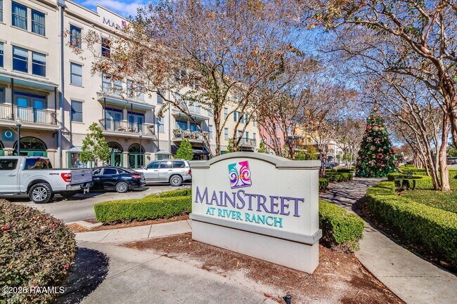 property at 201 Settlers Trace Blvd