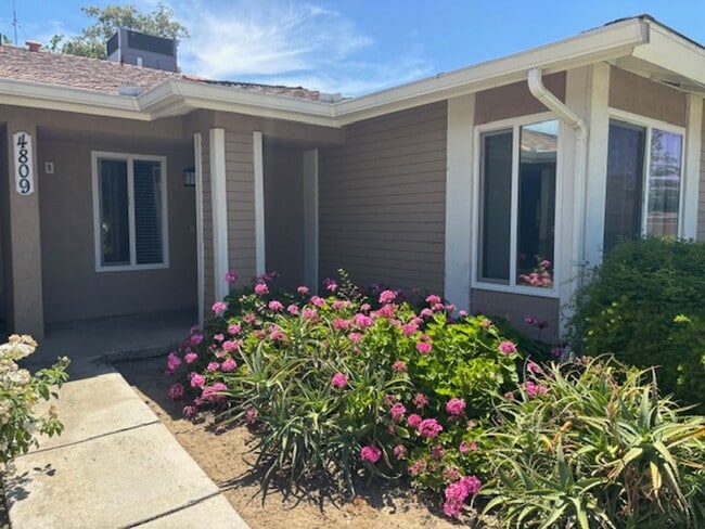 4809 Treanna Ave in Bakersfield, CA - Building Photo - Building Photo