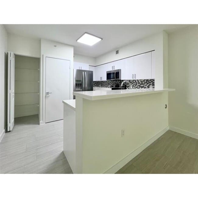 601 NE 39th St in Miami, FL - Building Photo - Building Photo