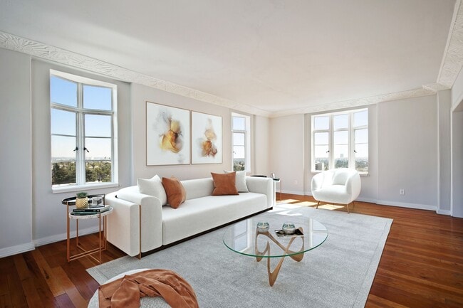 property at 1314 Hayworth Ave