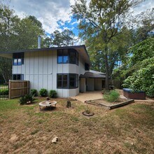 18171 Meandering Way in Flint, TX - Building Photo - Building Photo