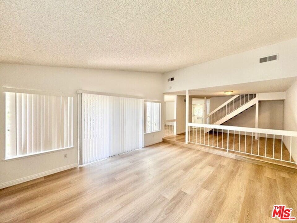 10464 Larwin Ave in Los Angeles, CA - Building Photo