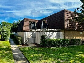1620 16th Ln in Palm Beach Gardens, FL - Building Photo