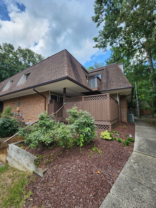 246 Brookberry Cir in Chapel Hill, NC - Building Photo
