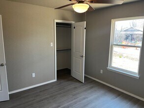 232 W 8th St in Mulberry, AR - Building Photo - Building Photo