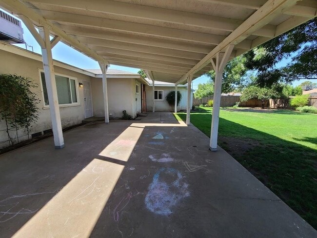 property at 475 N Perry Ave