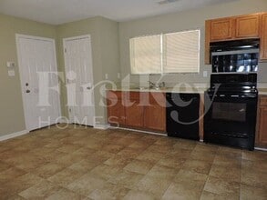 2631 Parkview Dr in Memphis, TN - Foto de edificio - Building Photo