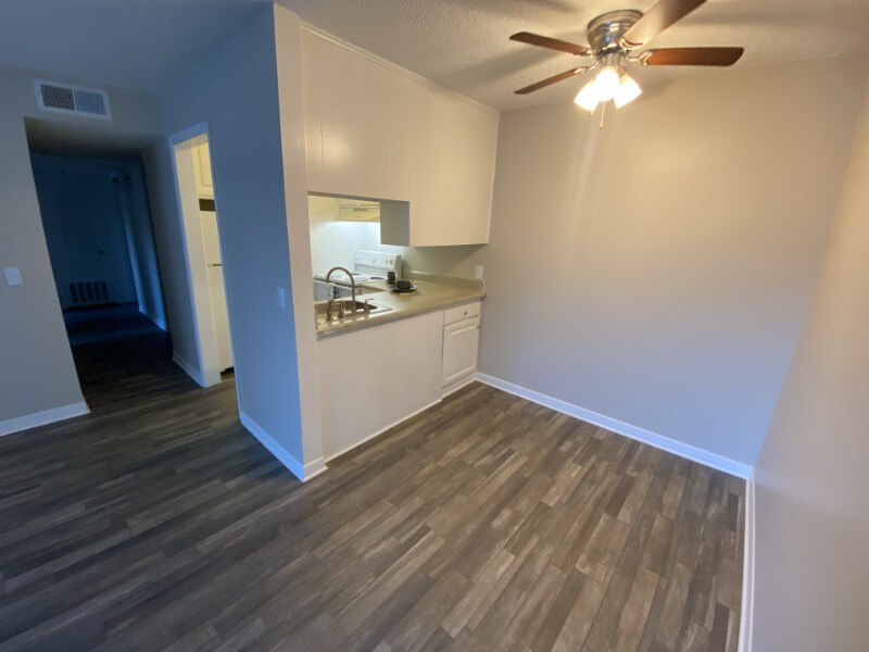 1005 Hickory Hill Ln in Nashville, TN - Building Photo