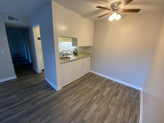 1005 Hickory Hill Ln