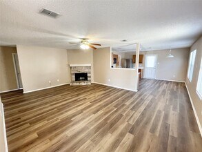 5405 Shiver Rd in Fort Worth, TX - Foto de edificio - Building Photo