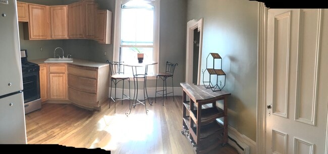 420 E Merrimack St, Unit 3