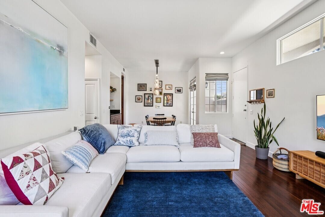 1751 Barry Ave in Los Angeles, CA - Building Photo