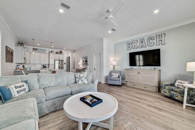 1592 W Beach Blvd in Gulf Shores, AL - Building Photo - Building Photo