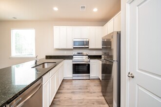 1184 Warrens Way in Manning, SC - Building Photo - Building Photo