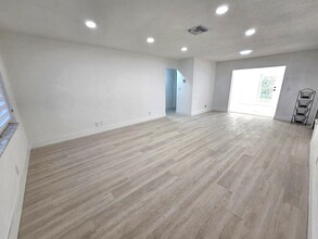 9902 Westwood Dr in Tamarac, FL - Building Photo - Building Photo