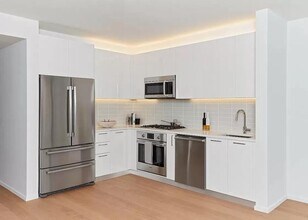 685 1st Ave in New York, NY - Building Photo - Building Photo