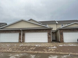 162 War Admiral Lane in North Liberty, IA - Building Photo