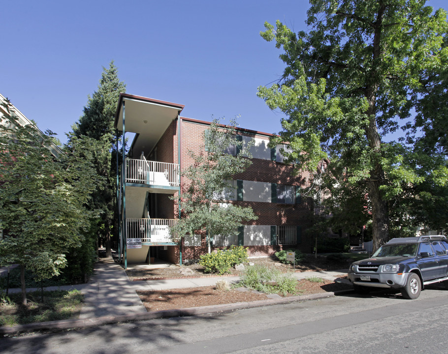 Congress Park Flats in Denver, CO - Building Photo