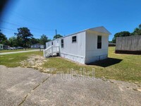 Oaklawn Mobile Home Park in Sumter, SC - Building Photo - Building Photo