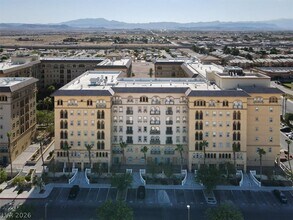 2405 W Serene Ave in Las Vegas, NV - Building Photo - Building Photo