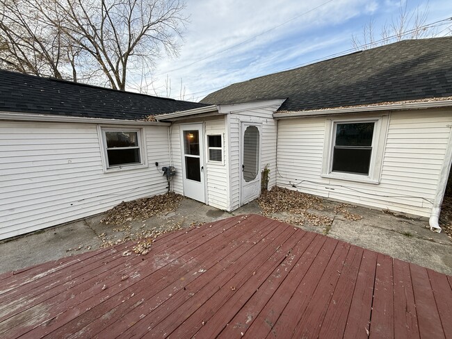 7553 Orchard Ave in Warren, MI - Building Photo - Building Photo